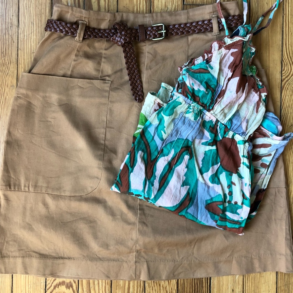 High-waisted skirt with pockets